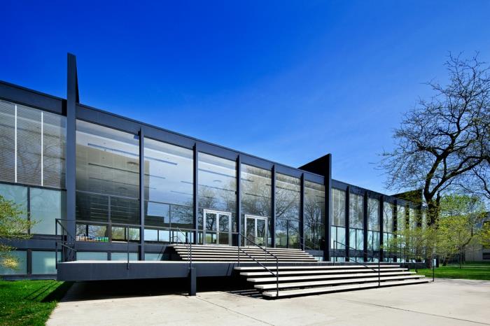 kruunusalin arkkitehti Ludwig Mies van der Rohe