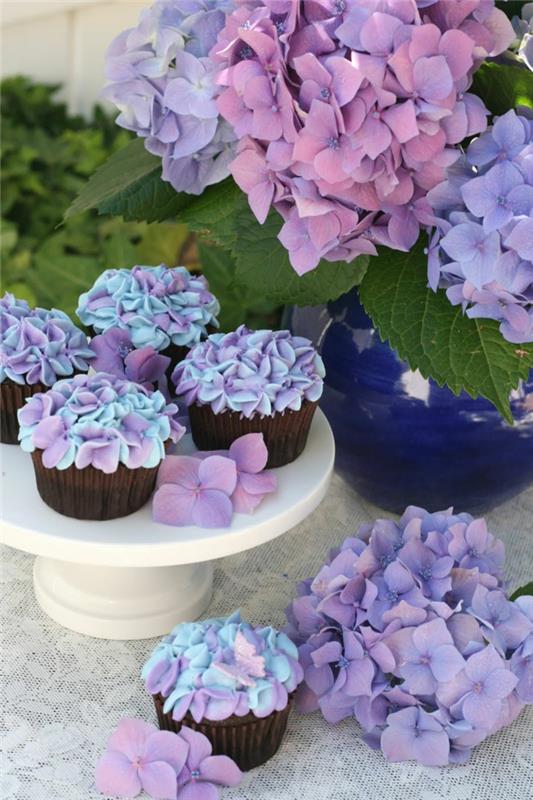 cupcake deco ideoita kukat hydrangeas violetti sininen kesäjuhla puutarhajuhlat