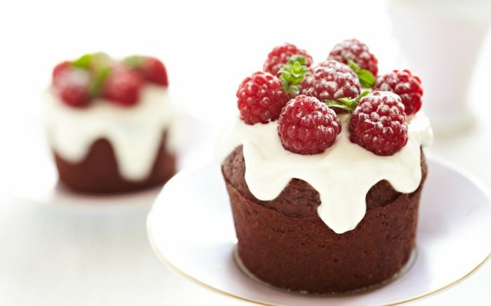cupcake deco ideoita suklaa muffinsit kerma vadelmat tomusokeri
