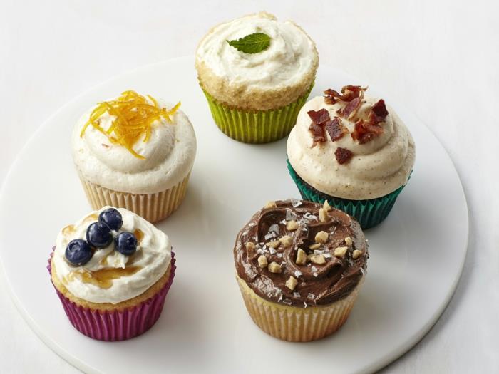Cupcake koristelu deco muffinsit puolue ideoita minttu appelsiininkuoret mustikat pähkinät