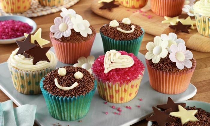 cupcake deco muffinsit suklaa sirottelee tähdet sydämet kukat juhlaideoita