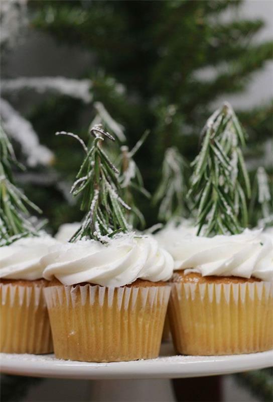 Tee cupcakes joulukuusi