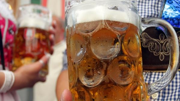 iso oktoberfest - kylmä olut