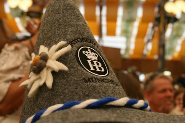 loistava oktoberfestin perinteinen huopahattu