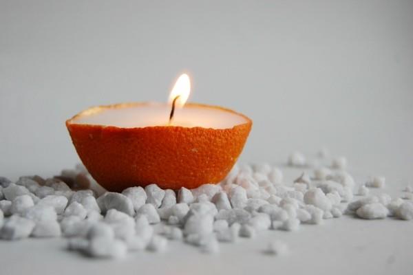 sisustusideoita kynttilä appelsiininkuoressa