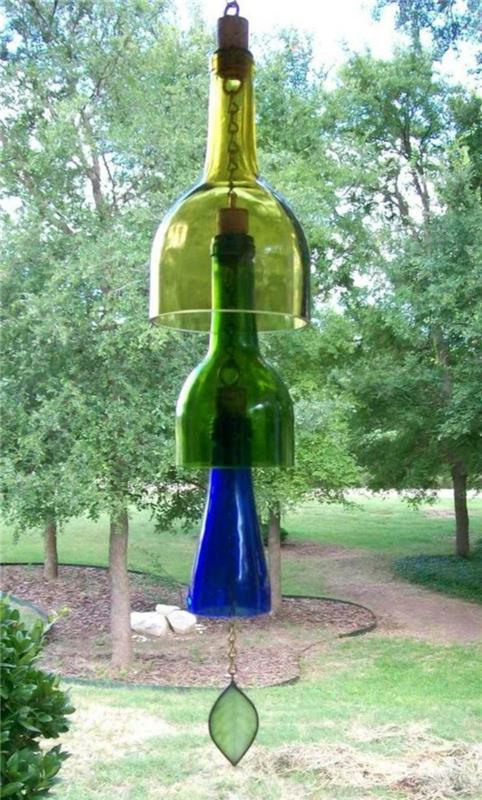 DIY -sisustusideoita puutarhan koristeluun käytä vanhoja pulloja uudelleen