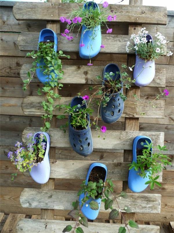 sisustusideoita tee se itse puutarhanhoito kasvit istuta kontteja vanhoja kenkiä