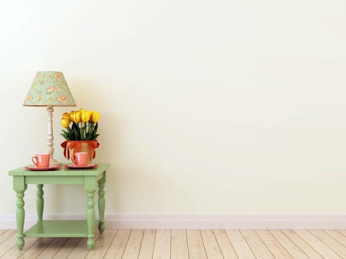 sisustaa kevätkalusteet itse pastellinvihreä yöpöydän sivupöytä lohenväriset kahvikupit
