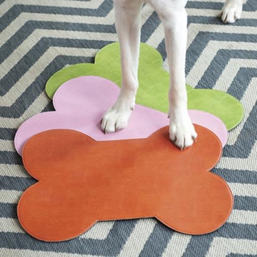 sisustusideoita koiran lattiamatoilla raikkaissa väreissä