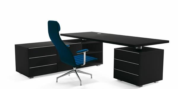 tyylikäs ja nykyaikainen kirjoituspöytä musta ja tyylikäs, jossa on merellinen sininen aksentti