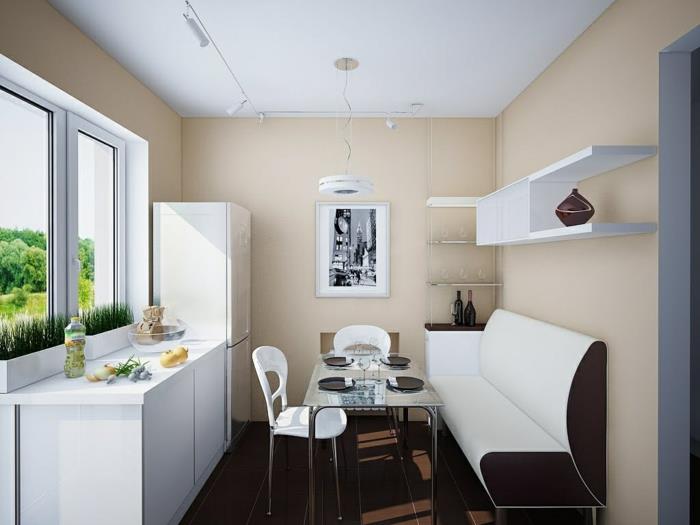design jääkaappi valkoinen pieni keittiökalustus beige seinän väri