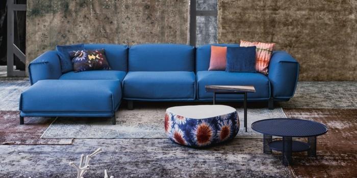 design huonekalut sohva sininen sivupöydät persialainen matto moroso