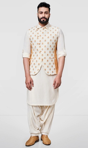 Designer Pathani Kurta fra Anita Dongre