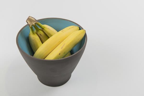 suunnittelijavalot Jar Mejd -studion kulho banaaneilla