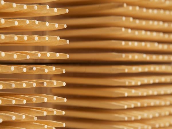suunnittelija huonekalukaappi sebastian errazuriz panssarisuoja syömäpuikot