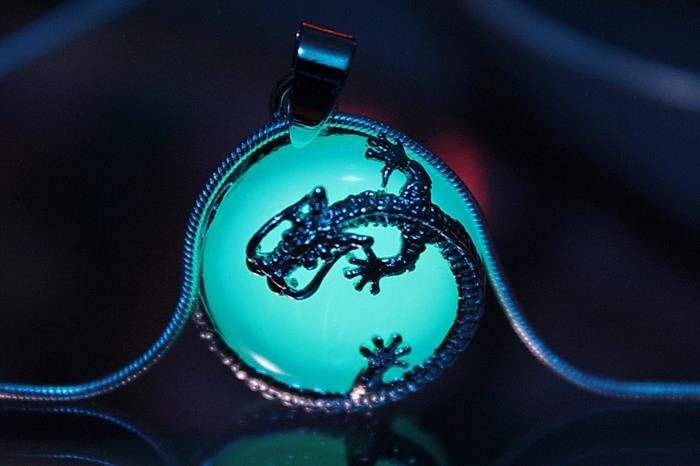 suunnittelija korut amuletit kelttiläiset korut vintage korut loistava lohikäärmeketju