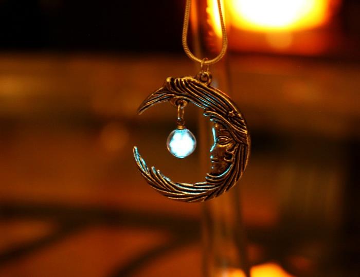 suunnittelija korut amuletit kelttiläiset korut vintage korut loistava kuu