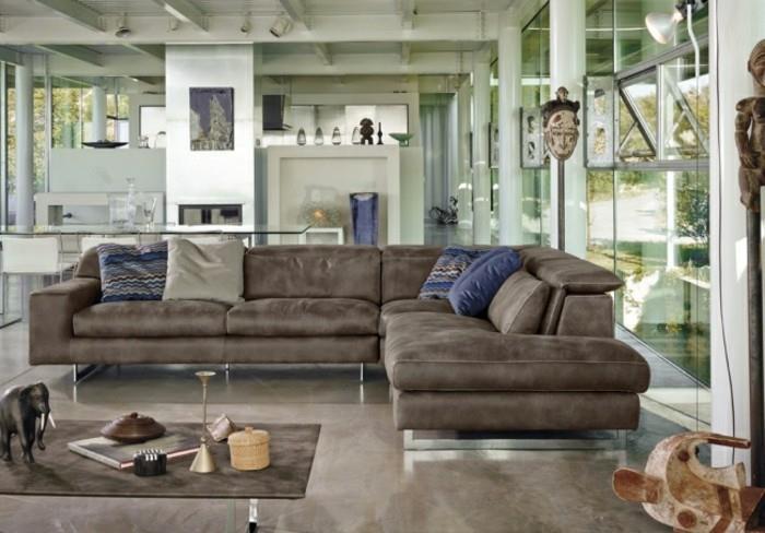 design -sohvan inspiraatio ruskeana