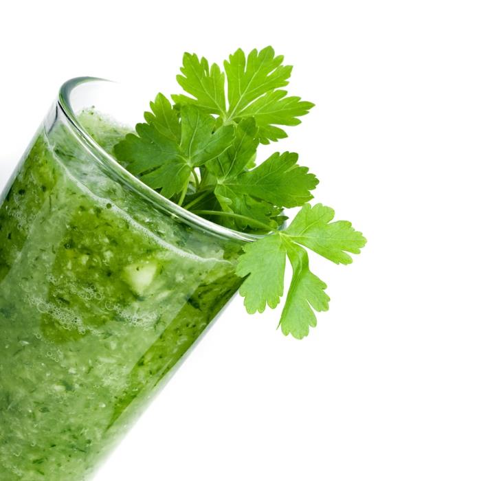 detox -hoito vihannekset juuri murskattu smoothie petersielie