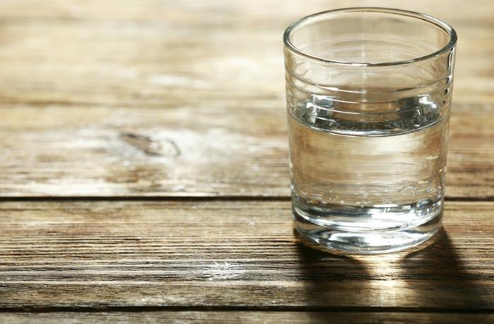detox -hoito terveellinen laihdutus rentoutuminen juo vettä