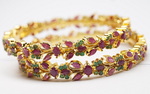Fantastiske traditionelle rubin smaragd designer armbånd