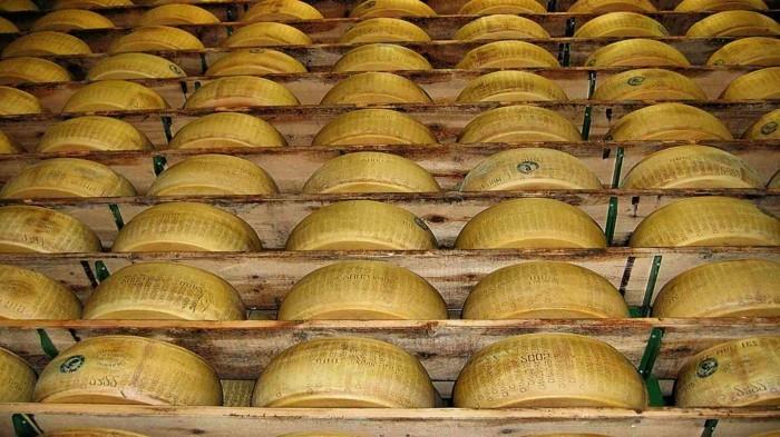 mielenkiintoisimmat tosiasiat parmesanjuustosta gourmetruoka italialainen kypsyminen