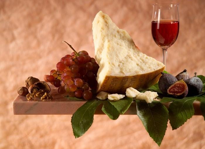mielenkiintoisia faktoja parmesan -gourmet -ideoista ruoka -astiat italialainen parmigiano reggiano