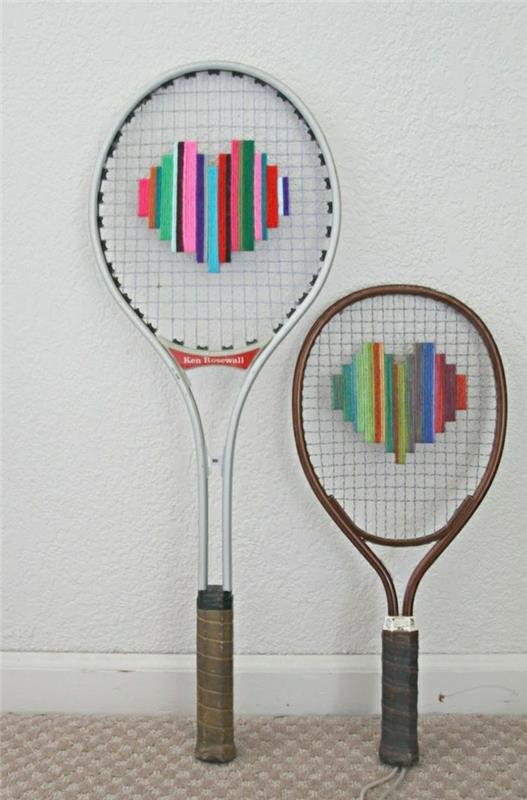 DIY -koristelu ompele värillisiä sydämiä vanhoista tennismailaista