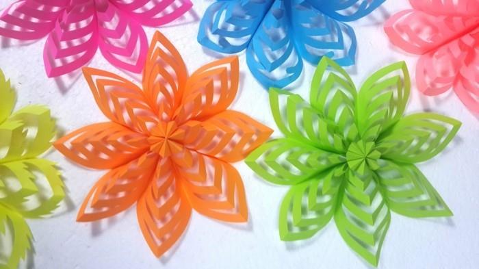 DIY -koristelu litteät väriset kukat paperista