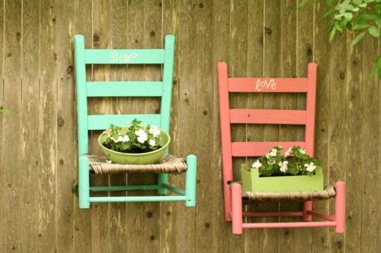 DIY puutarhan sisustus vanhat tuolit keittiösiivilä