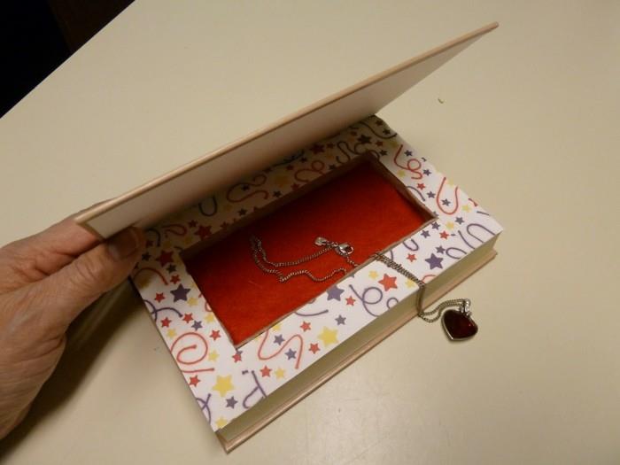 DIY -ideoita kirjat korulaatikko
