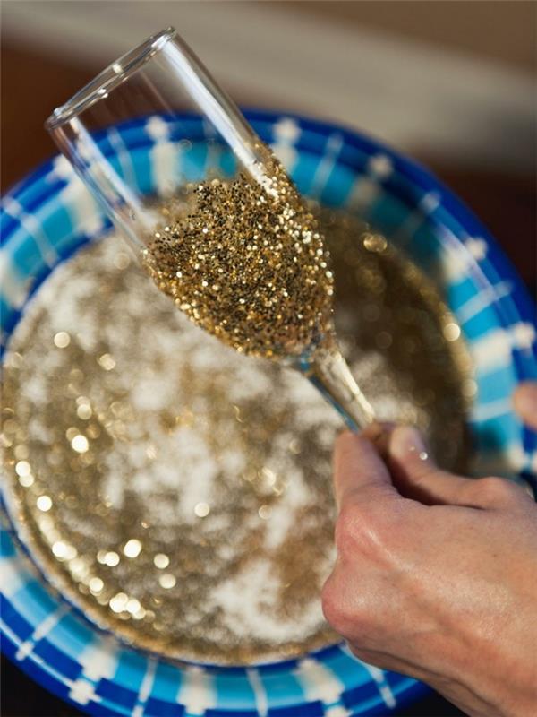 DIY -lahjat DIY -ideat räätälöinti -ideat henkilökohtaiset lahjat henkilökohtainen glitter -mukilasi