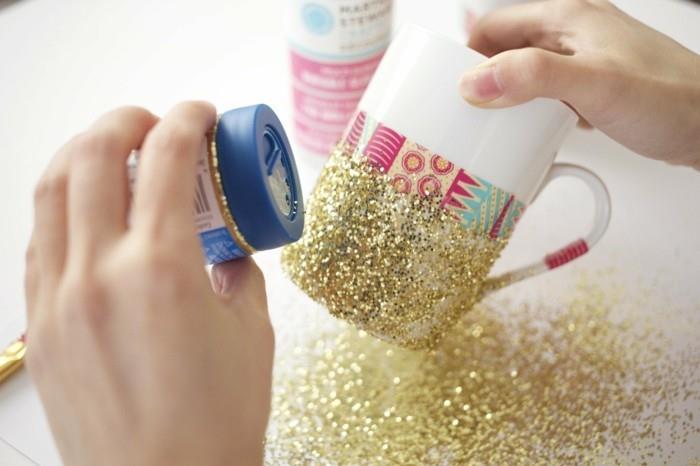 DIY -lahjat diy -ideat leikkausideat henkilökohtaiset lahjat henkilökohtainen glitter -muki lasi2