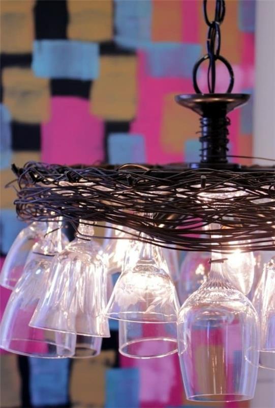 DIY -ideoita viinilaseilla, joissa on riippuvalaisin lampun kattokruunu, tee itse