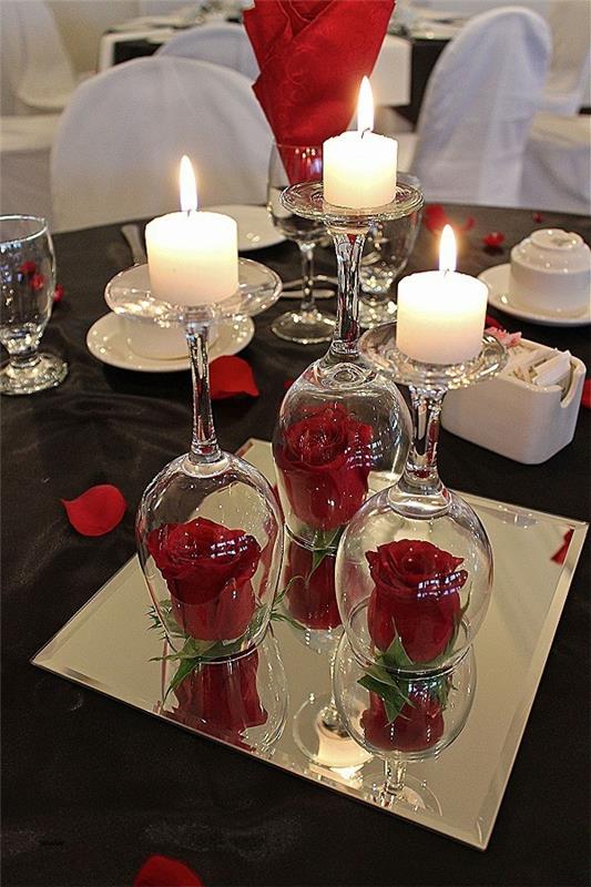 DIY -ideoita viinilaseilla kynttilänjalka punaisilla ruusuilla