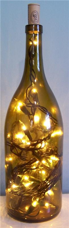 DIY -lamppu viinipullon keiju valoista