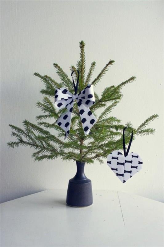 DIY joulukoristeita ideoita joulukuusi deco -tunnisteet paperi