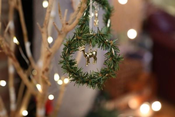 DIY joulukoristeita ideoita joulu seppele deco tunnisteet