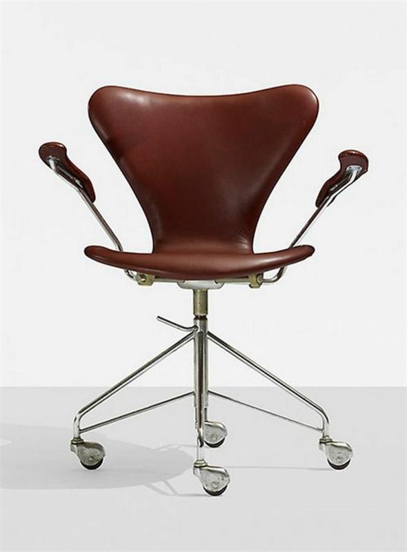 Tanskalainen Arne Jacobsen -tuoli