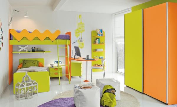 parivuode lastenhuone värillinen sisustus vihreä oranssi violetti