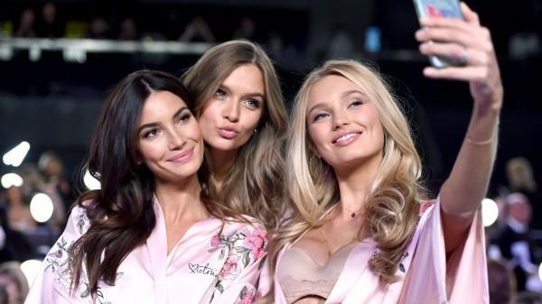 kolme hienoa mallia VS Angels