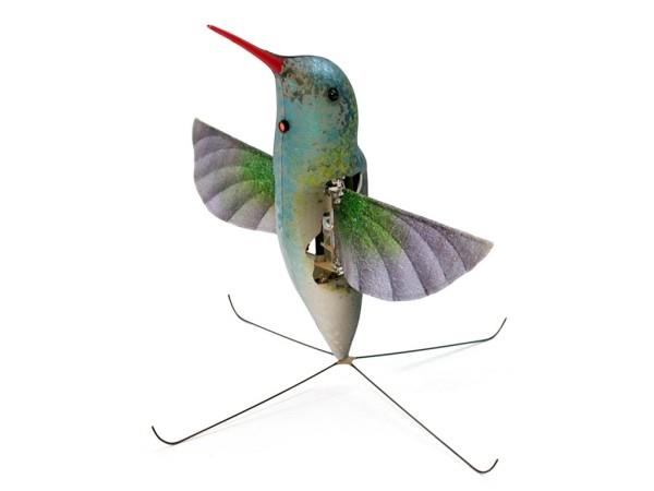 drone kuin suuri lintu