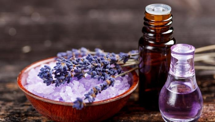 eteeriset öljyt oregano orgaaniset yrtit laventeli kylpy suola