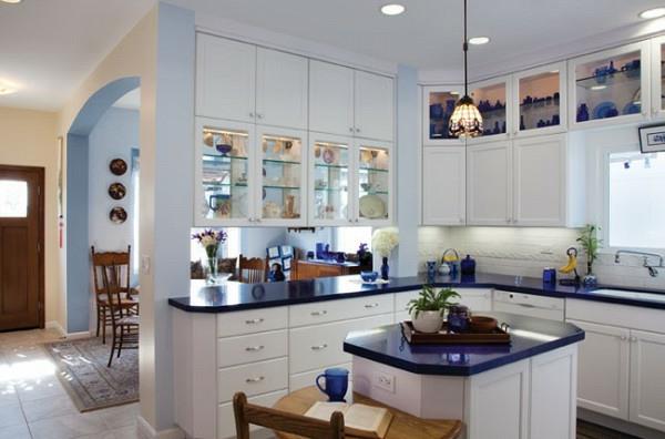 tummansiniset kuviot tekstuurit kompakti ruokapöytä sisäänrakennettu keittiökaappi