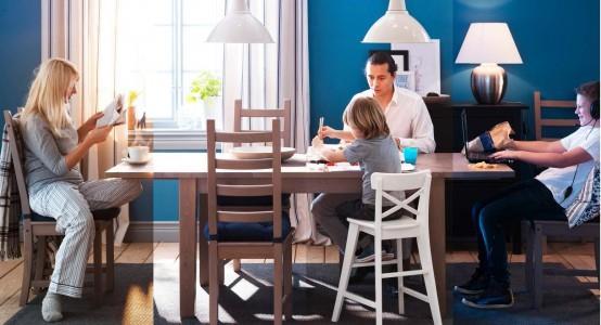 tummansiniset seinät ruokasali perhe ikea idea nykyinen riippuvalaisin