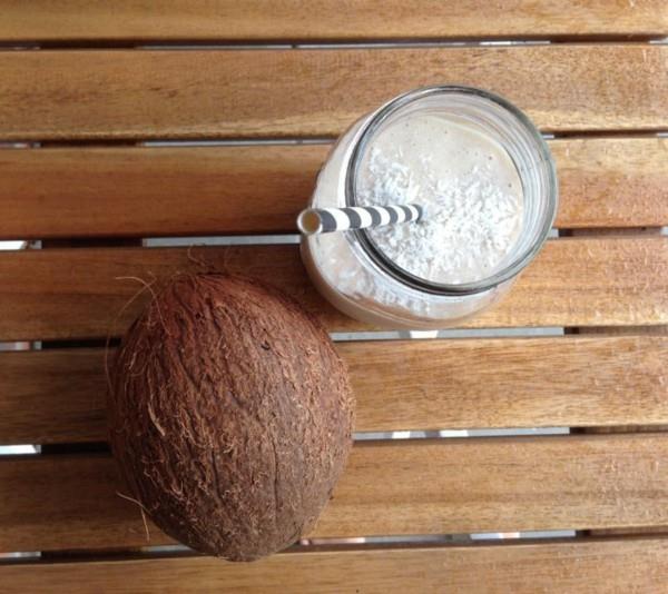 Valmista janojuoma kookospähkinällä