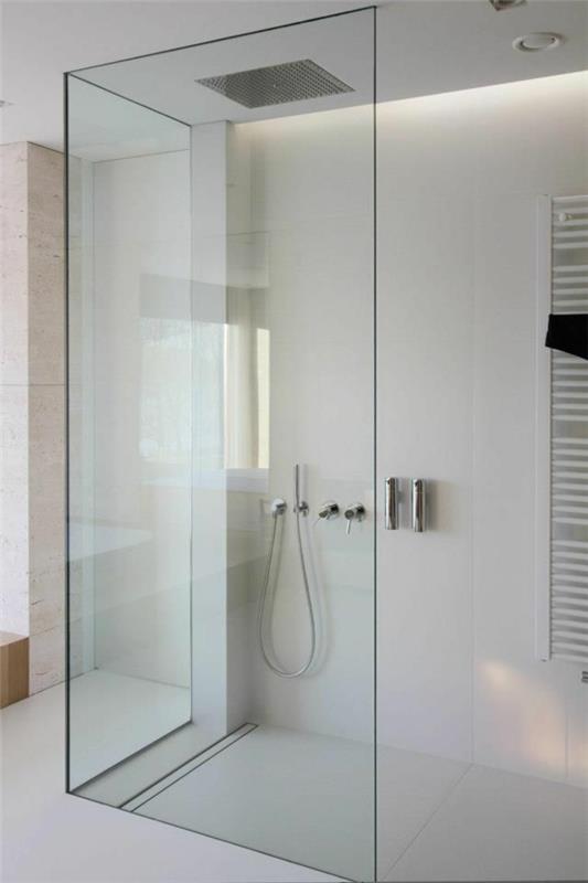 Suihku uusittu minimalistinen kylpyhuonehana