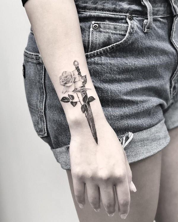 jalo ruusu tatuointi ideoita