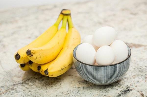 munan korvike munat korvaa banaanit munien sijasta vegaani leipoa