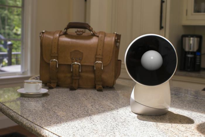 vähän kotitalouksien jibo -perherobotti sosiaalisesti innovatiivinen tekniikka